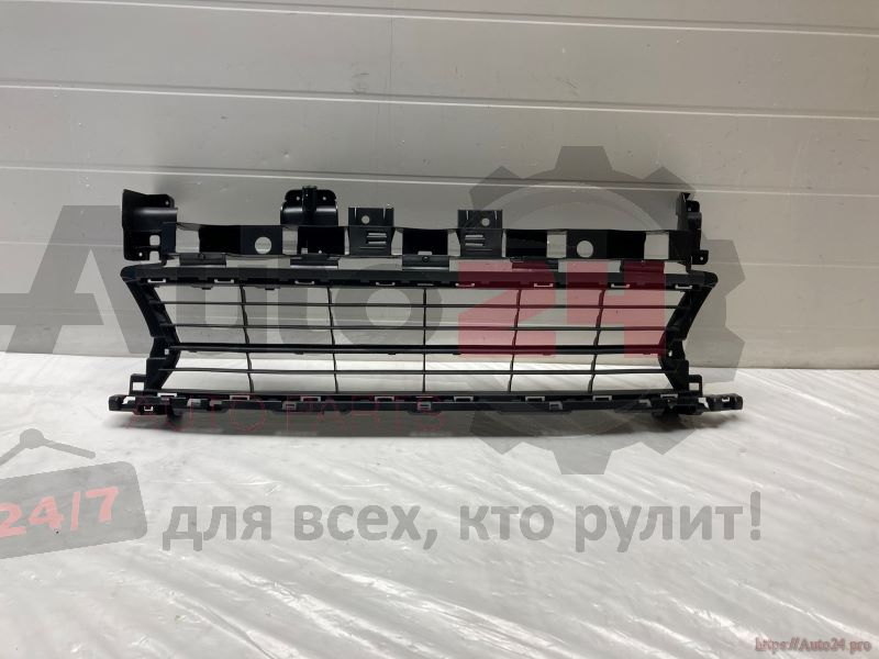 РЕШЕТКА В БАМПЕР ПЕРЕДНИЙ RENAULT LOGAN II 2014- /SANDERO / STEPWAY II 2014-